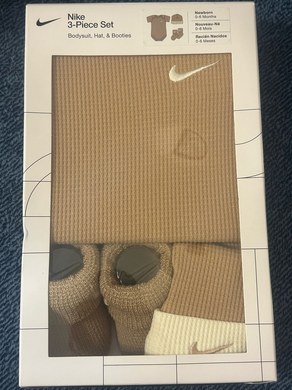 Newborn Nike Set NWT